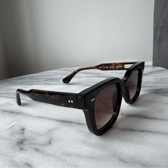 Tortoise Shell Square Sunglasses - Picture 4 of 11